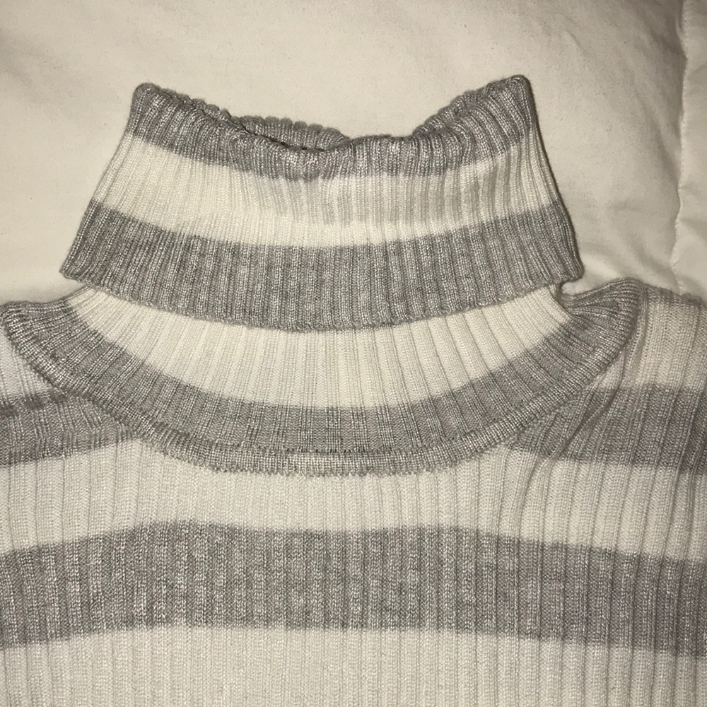 NWT Striped Ribbed Turtleneck Sweater - Picture 2 of 3